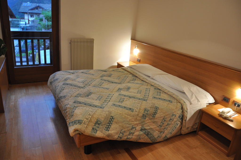 Albergo Dolomiti Capriana Стая снимка