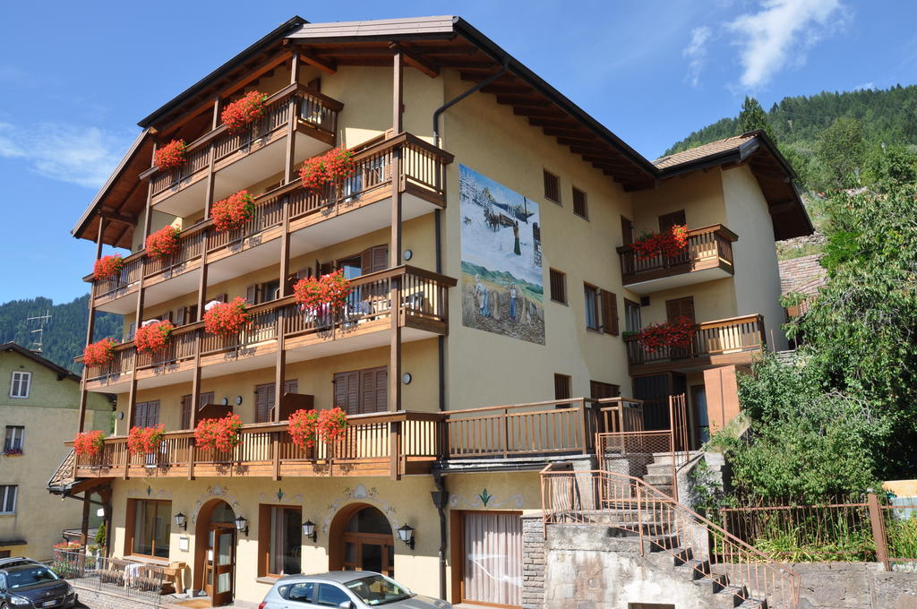 Albergo Dolomiti Capriana Екстериор снимка